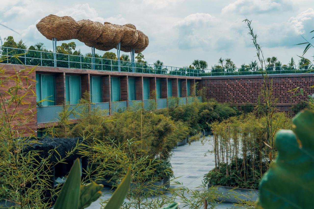 Potato Head Suites&Studios Seminyak Esterno foto The park's bamboo forest