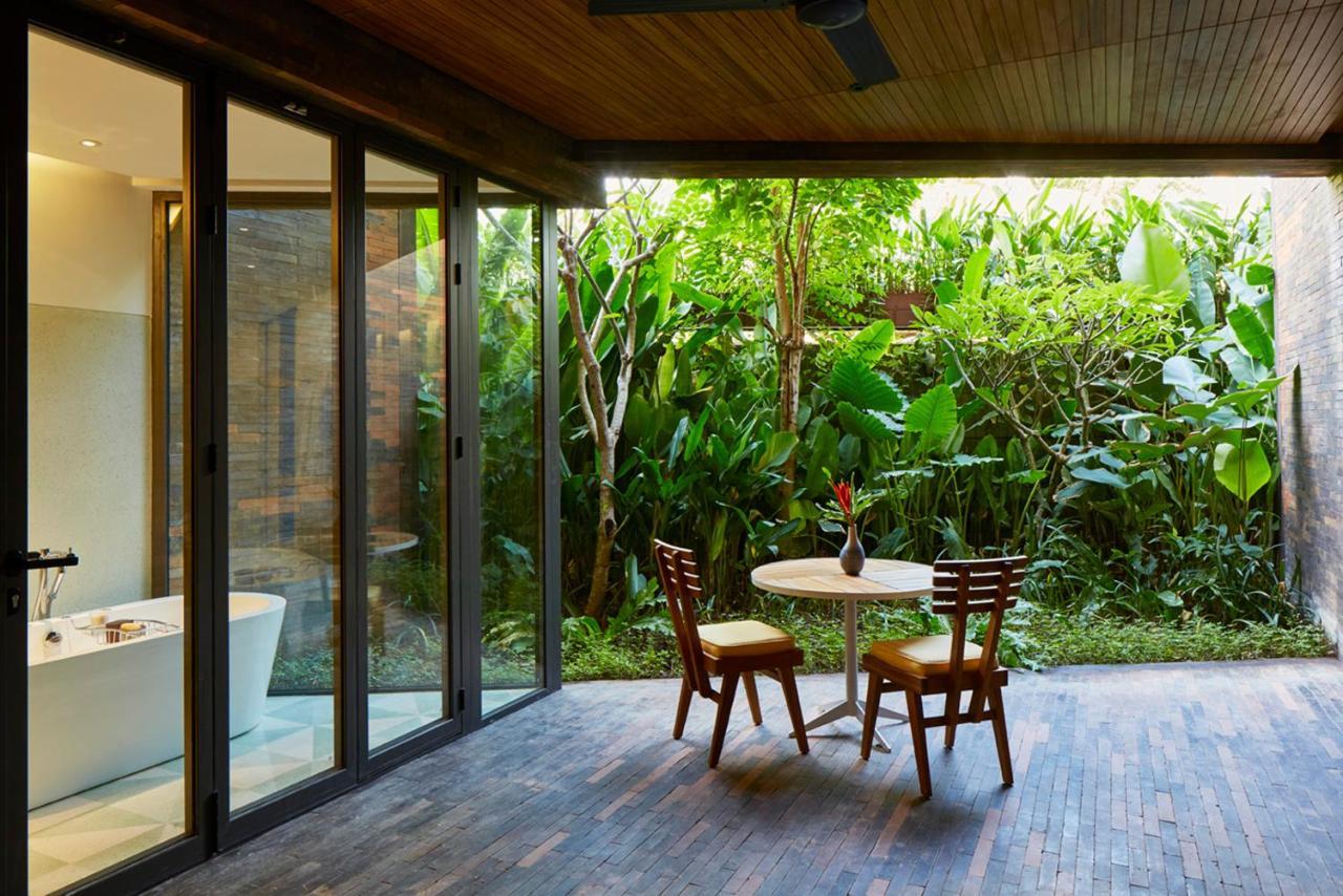 Potato Head Suites&Studios Seminyak Esterno foto A private garden at the hotel