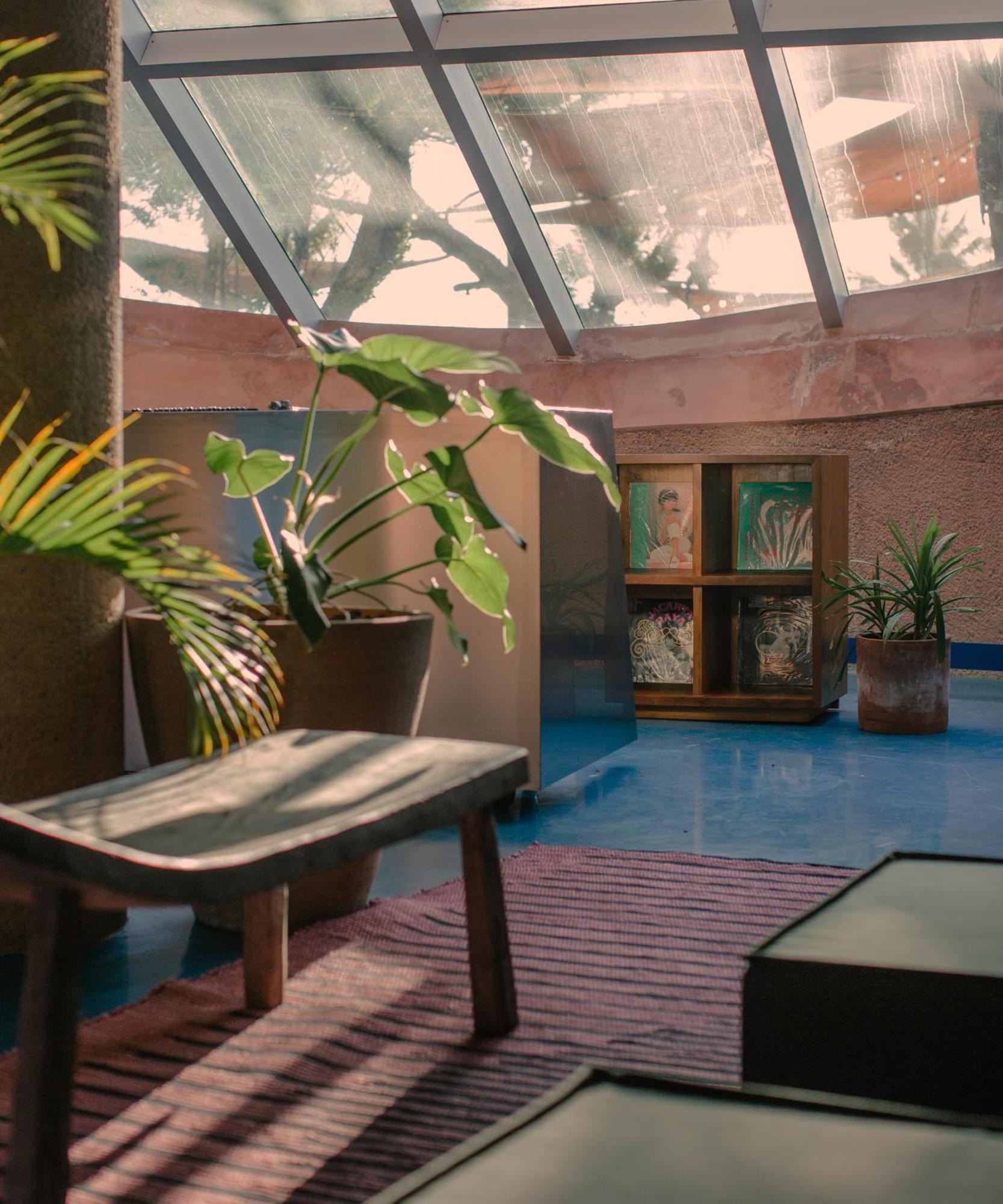 Potato Head Suites&Studios Seminyak Esterno foto Interior of the house