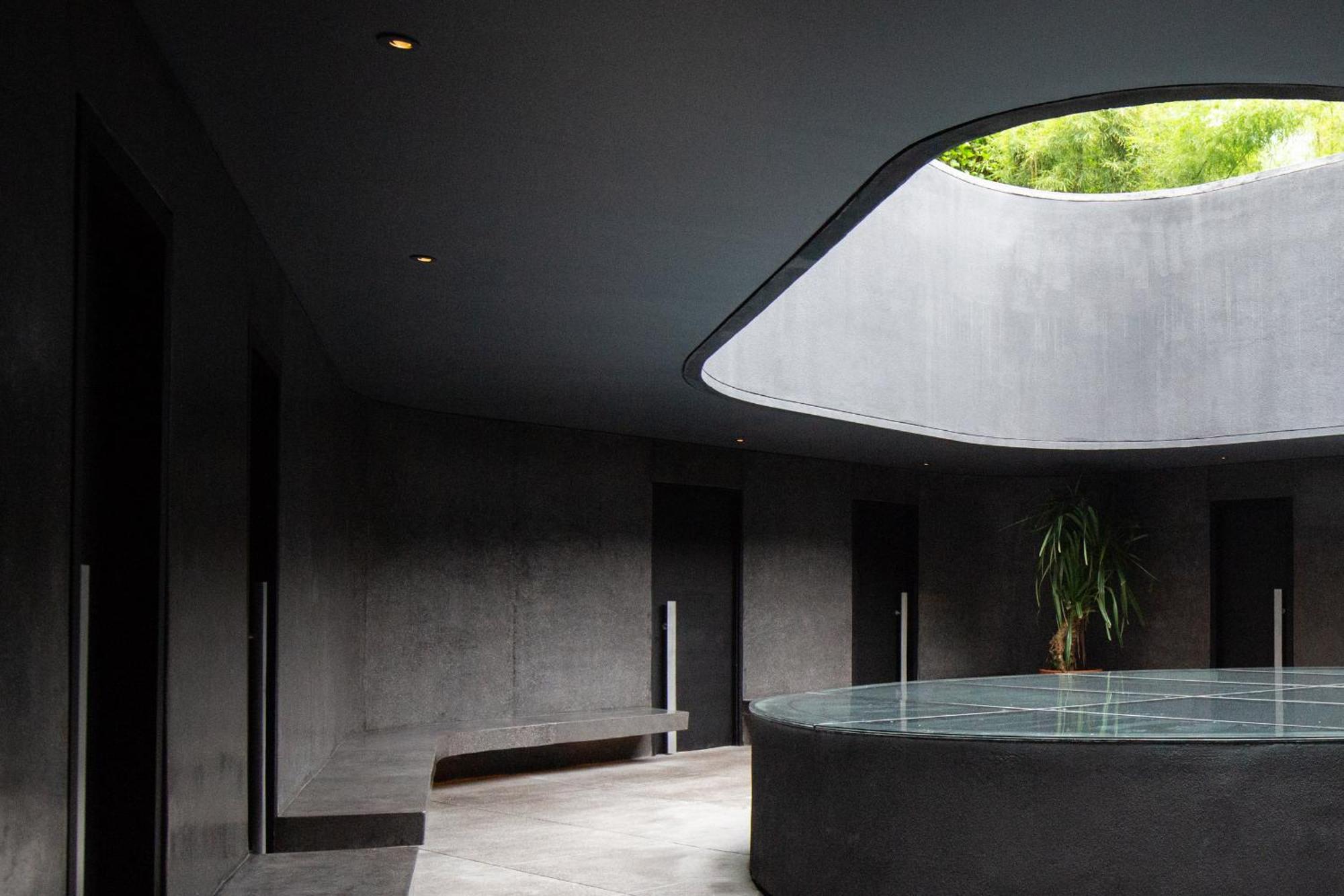 Potato Head Suites&Studios Seminyak Esterno foto Interior of the chapel