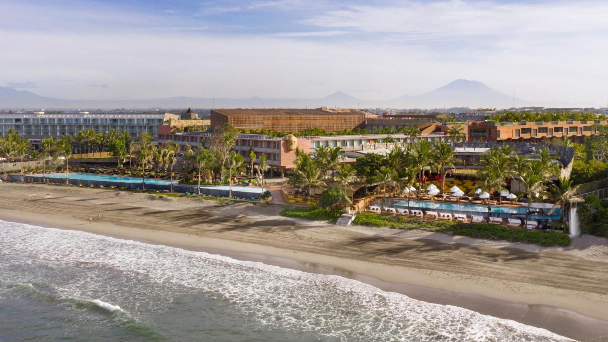 Potato Head Suites&Studios Seminyak Esterno foto View of the beach