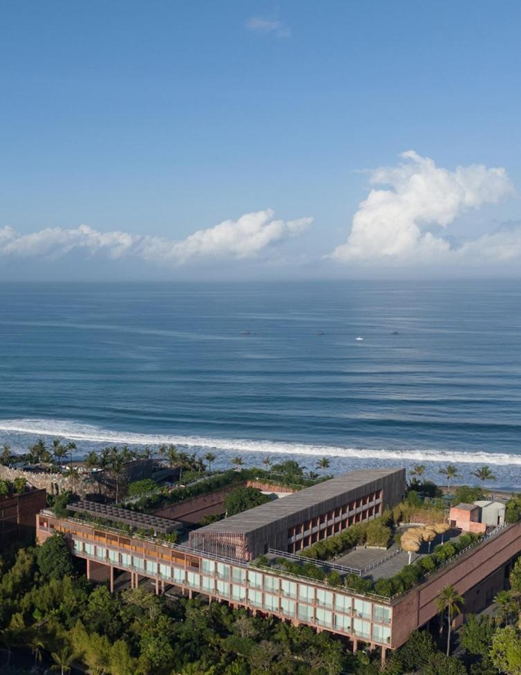 Potato Head Suites&Studios Seminyak Esterno foto View of the Atlantic Ocean from the city of Fortaleza