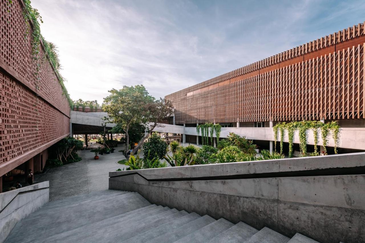 Potato Head Suites&Studios Seminyak Esterno foto The library